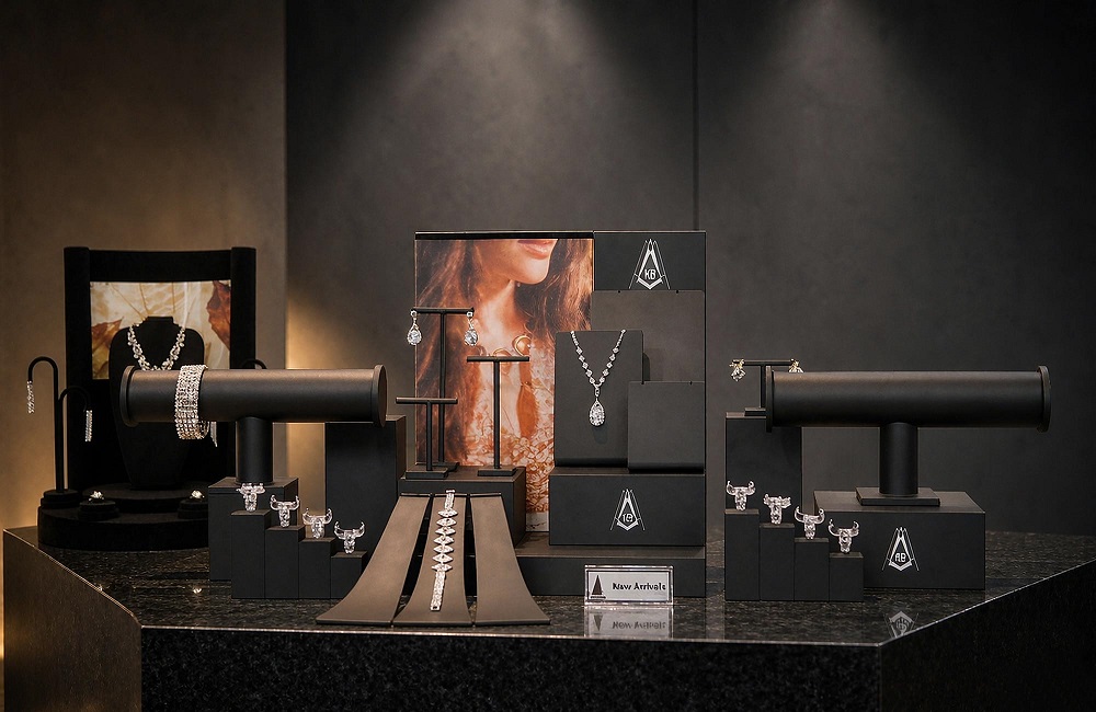 Dark Countertop Luxury Jewelry Showcase Display